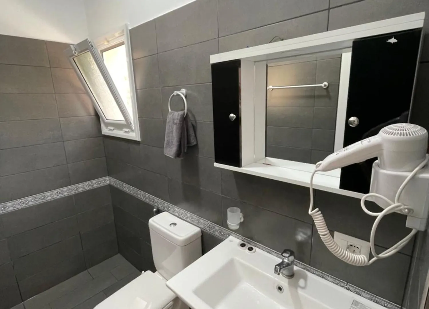 Essos Villas Dhermi 0*,  Albania