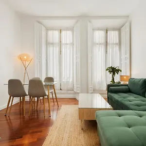 https://precioso-apartamento-en-el-corazon-de-malaga.1costadelsol.com